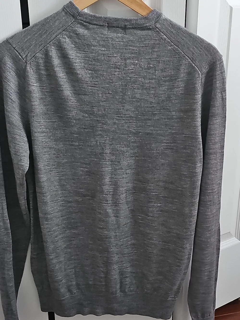 Uniqlo Men's Heather Gray Crewneck Soft Wool Sweater